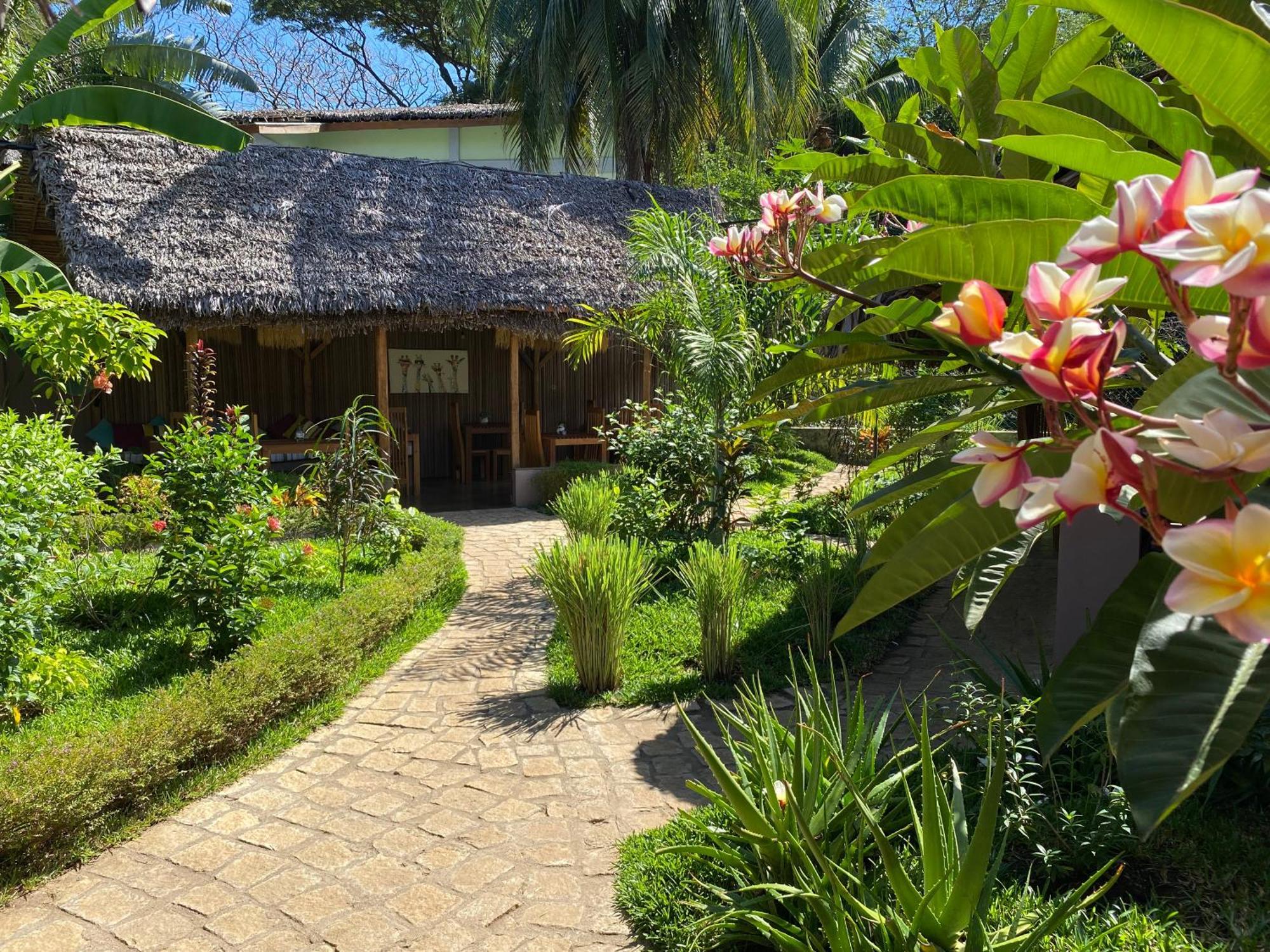 Hotel La Perle Rare De Nosy Be Ambatoloaka  Exterior foto